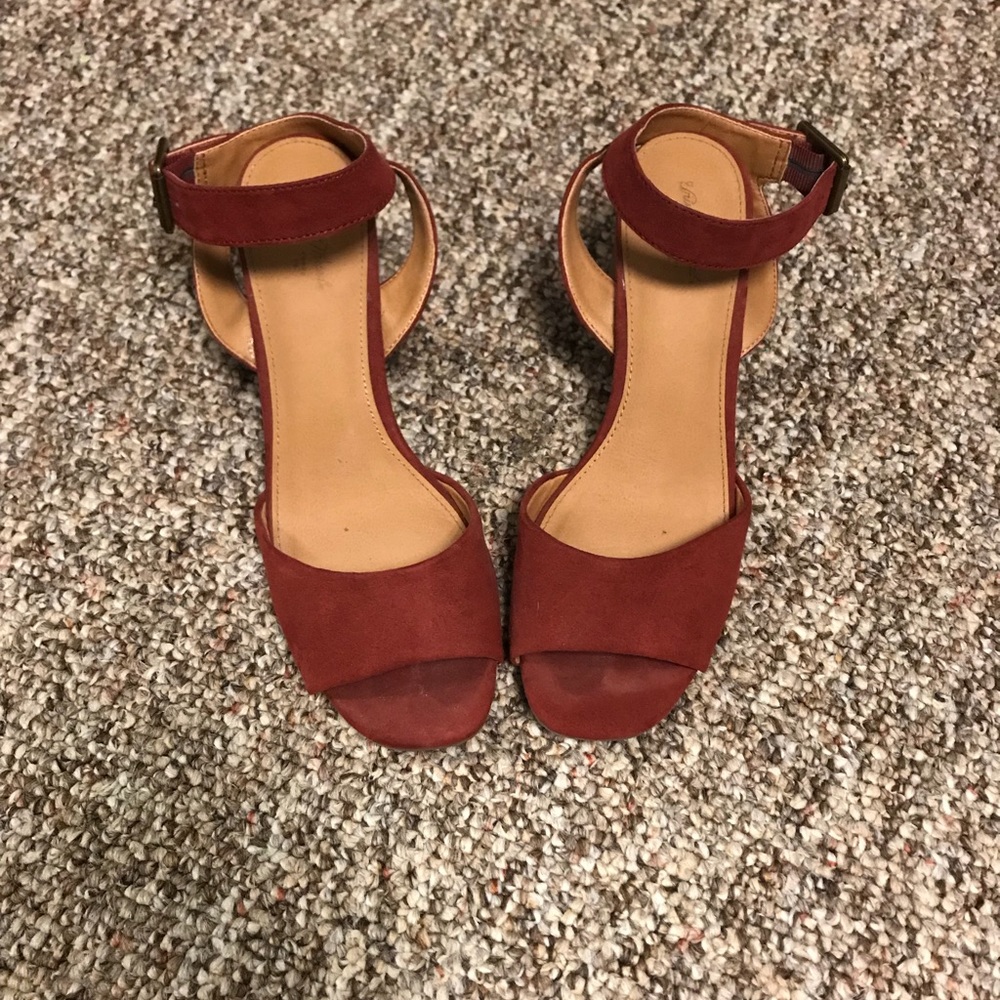 Rust orange/red heeled sandals size 7.5